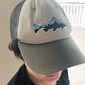 **KID SIZE** Patagonia Fitz Roy Trout Trucker Hat